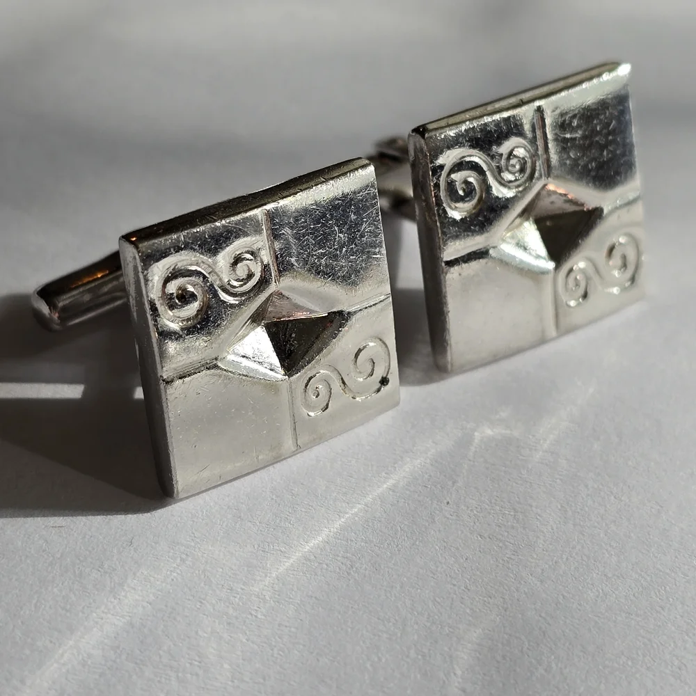 Vintage cuff links silver tone diamond shape square